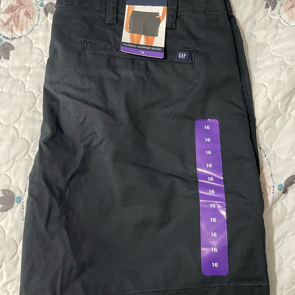 Gap Mid Rise Shorts - Picture 4 of 4